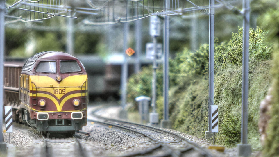 Krásná modelová železnice v měřítku HO s modely vlaků lucemburské železniční dopravy