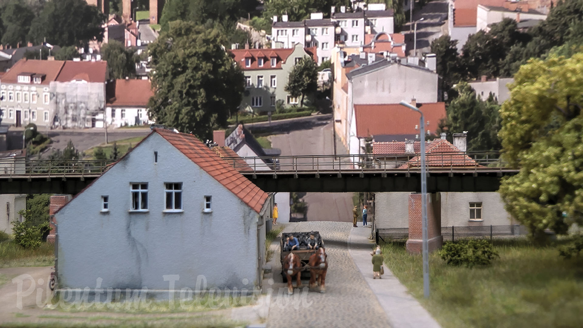 Nad dachami Kwidzyna - Realistyczna makieta kolejowa w skali 1/87 - Koleje wąskotorowe w Polsce